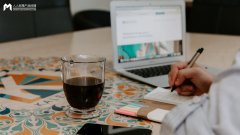 谁会在万亿的企业服务市场中胜出？钉钉 or 企业