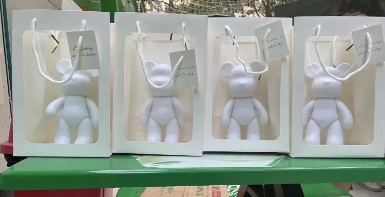 在校园摆摊开店，我日入上千